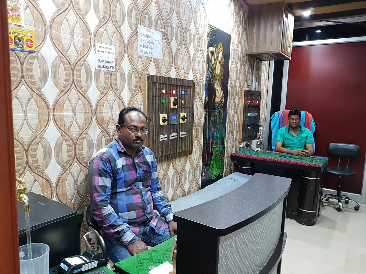 Nanda Hotel Hanumāngarh Dış mekan fotoğraf